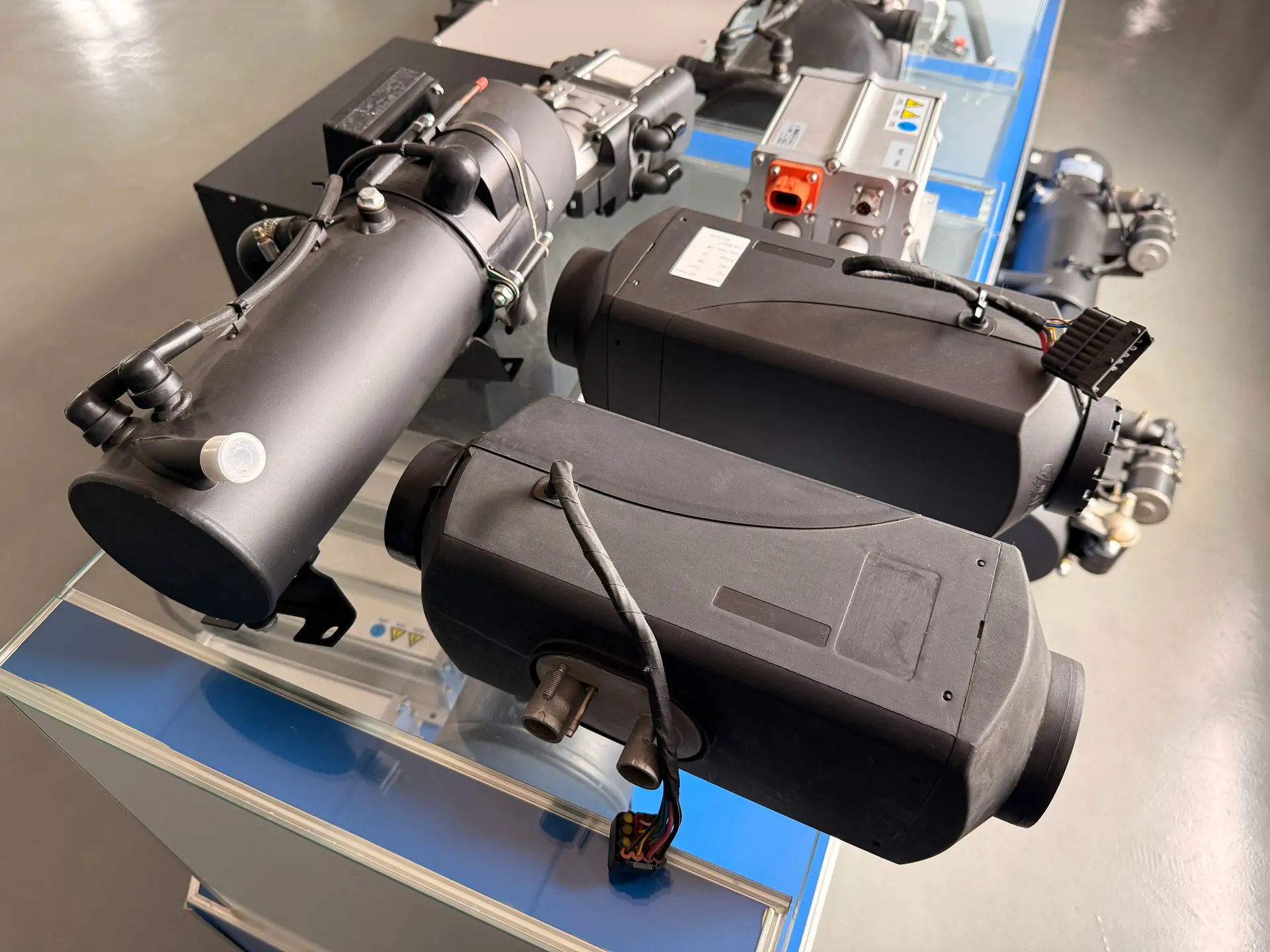 Nowy, oryginalny dmuchawa nagrzewnicy powietrza na olej napędowy DC 12V do ciężarówek, autobusów, łodzi, kamperów, kompatybilna z Eberspacher