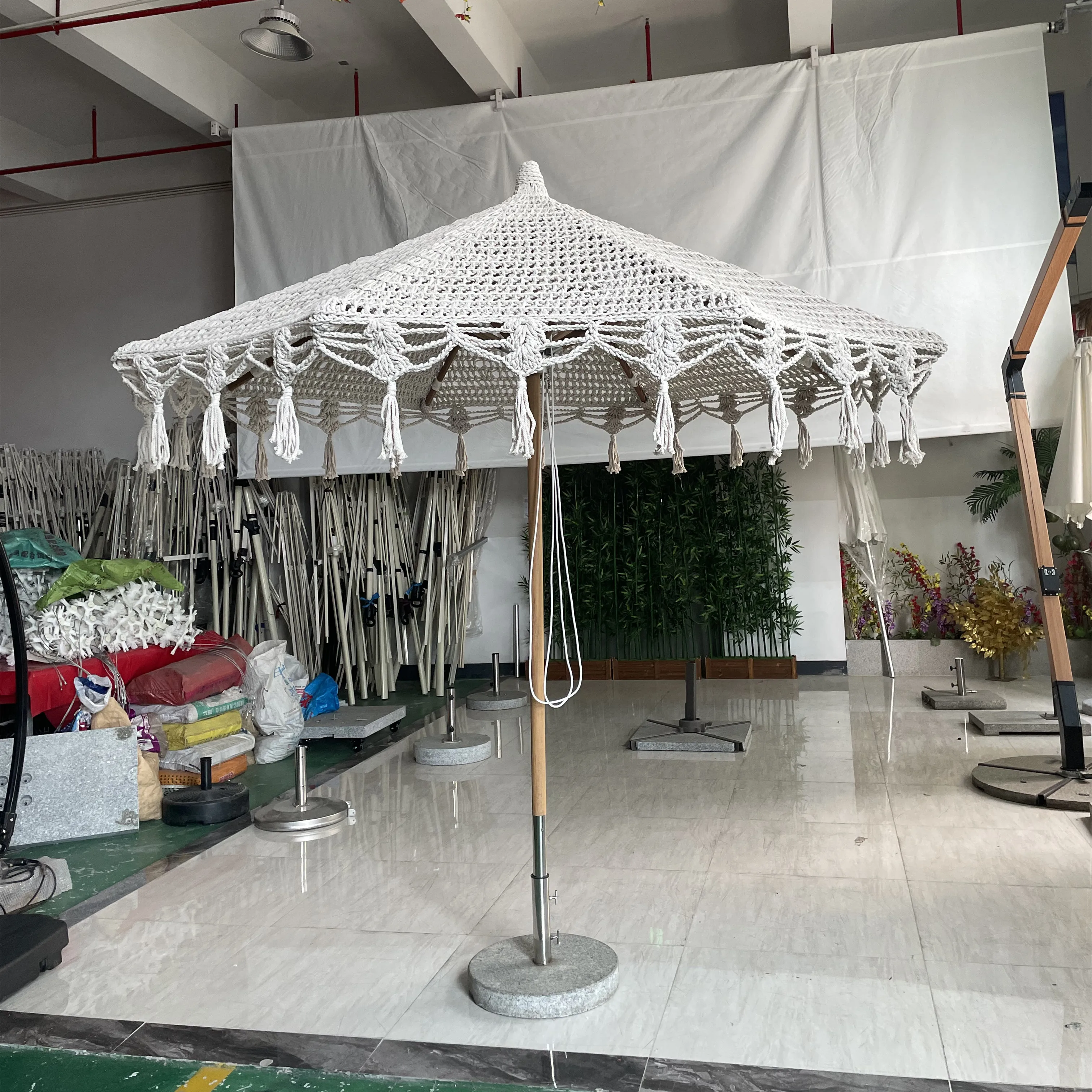 New Design 9 Ft Ins Trend Resort Umbrella Parasol Woven Crochet Umbrella Tassel Macrame Parasol