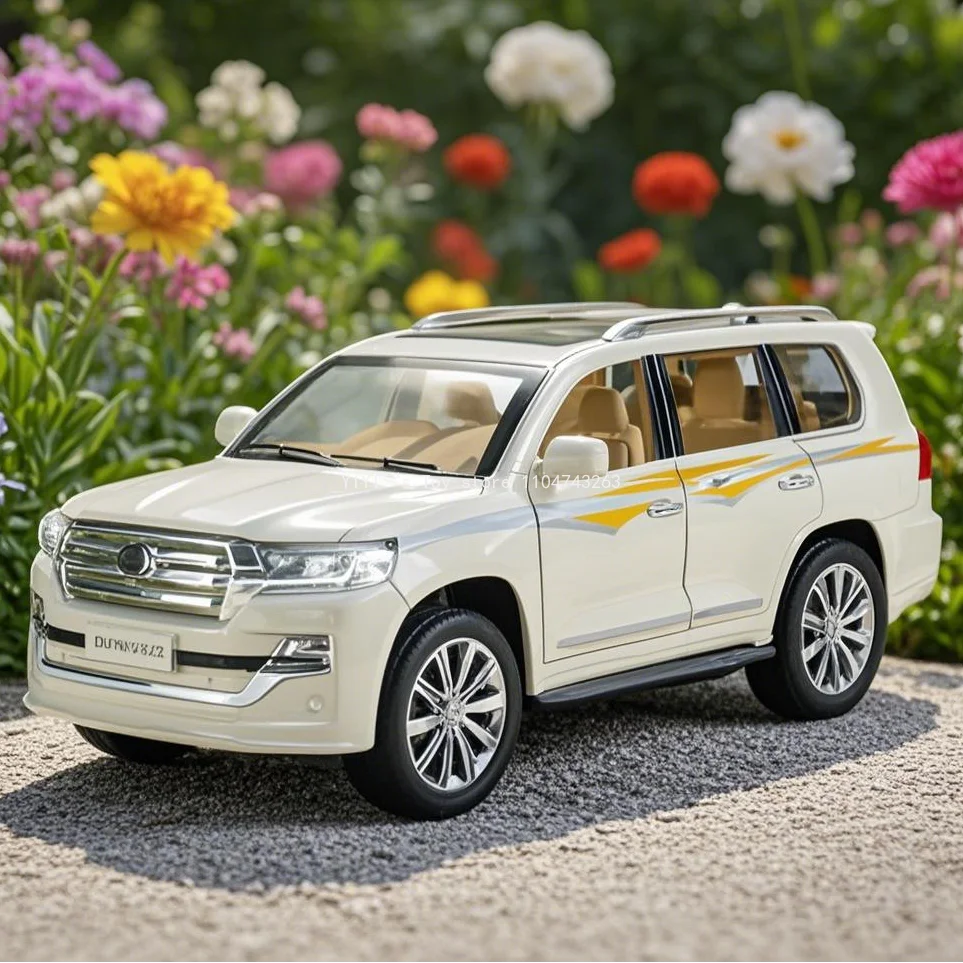 1:24 Simulated Land Cruiser SUV Alloy Car Model Ornament Metal Business Sedan Model High end collectibles Gift 20