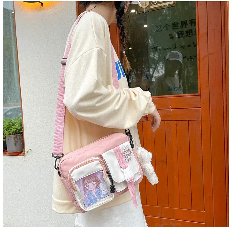 Kleine Umhängetaschen aus Canvas mit transparentem Kartenfach, Cartoon-Motiv, Messenger-Tasche für Teenager-Mädchen, Schul-, Alltags- und Reisetasche, lässige Mini-Schultertasche – Detail 1