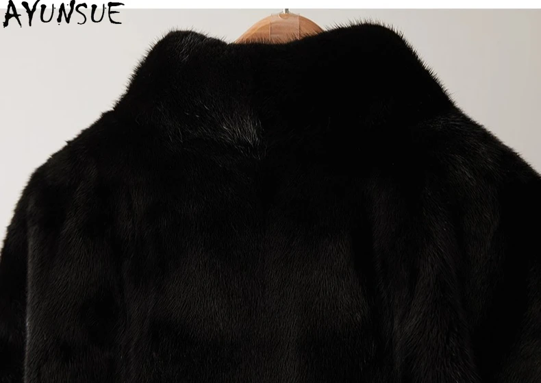 معطف فرو المنك الطبيعي من AYUNSUE معاطف نسائية فاخرة من الفرو الحقيقي بياقة واقفة معاطف نسائية من فرو المنك ملابس شتوية 2025 شغبة Жénska