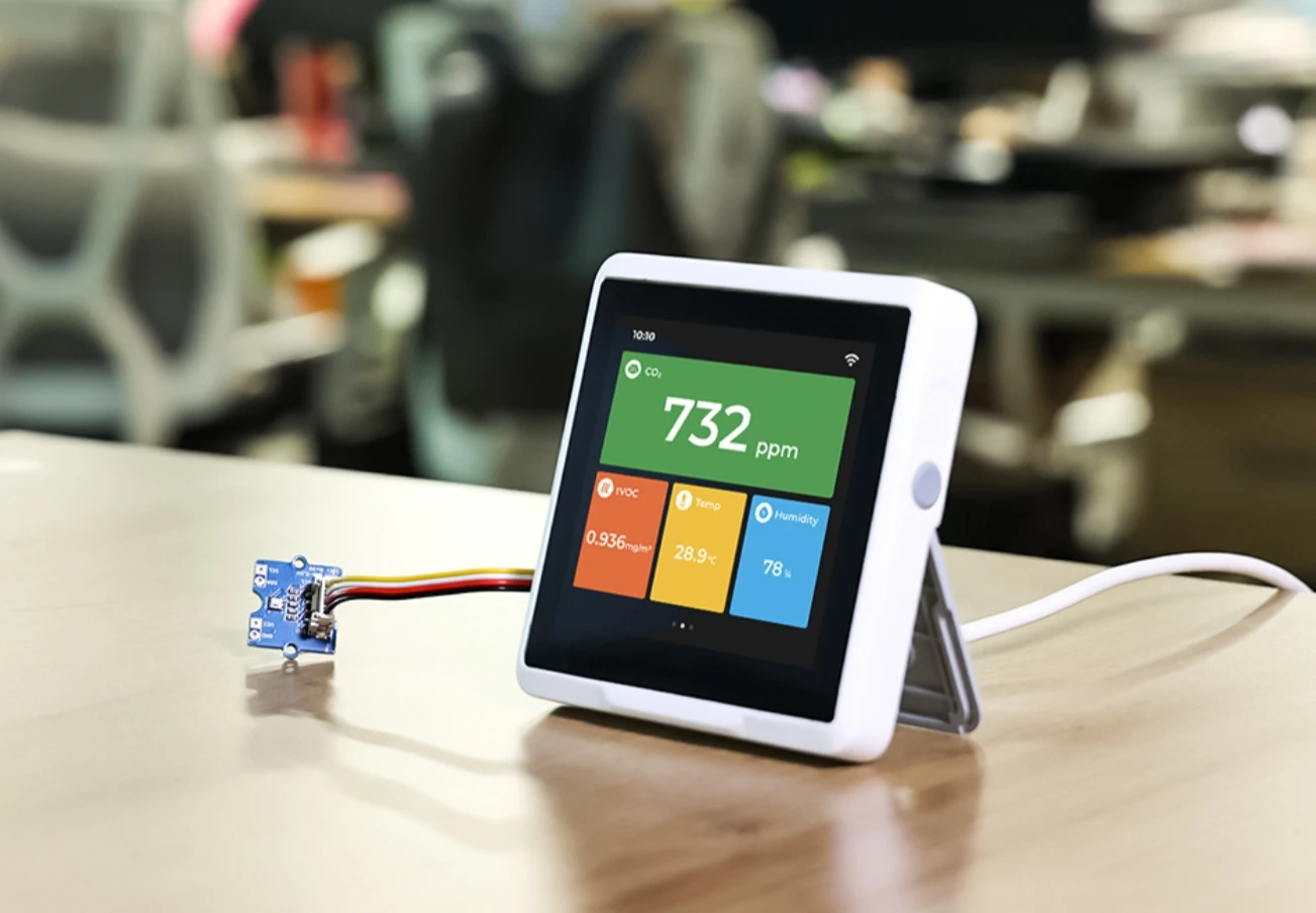 Seeedstudio SenseCAP Indicator D1L, 4-Inch Touch Screen IoT development platform powered by ESP32S3 & RP2040