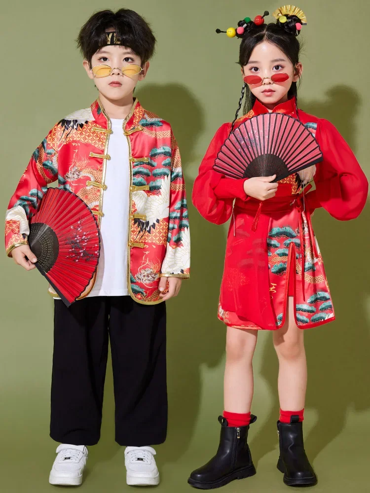 

Детский костюм Cheongsam Hanfu с принтом дракона, красное пальто, черные брюки, костюм для девочек и мальчиков, костюмы для выступлений в китайском стиле
