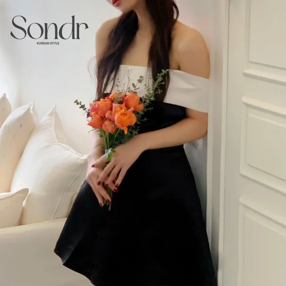 

Sondr Boat Neck Black and Ivory Mini Korean Wedding Dresses Customized A Line Short Bridal Party Gown Corset Back Prom Dresses