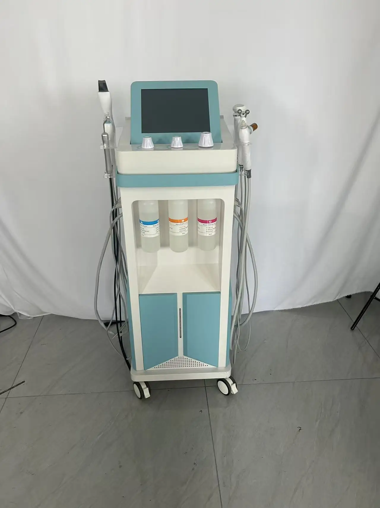 

H2O2 Hydrogen Oxygen Small Bubble Beauty Machine For Cleaning Rejuvenating Firming Skincare Facial Hydrotherapy