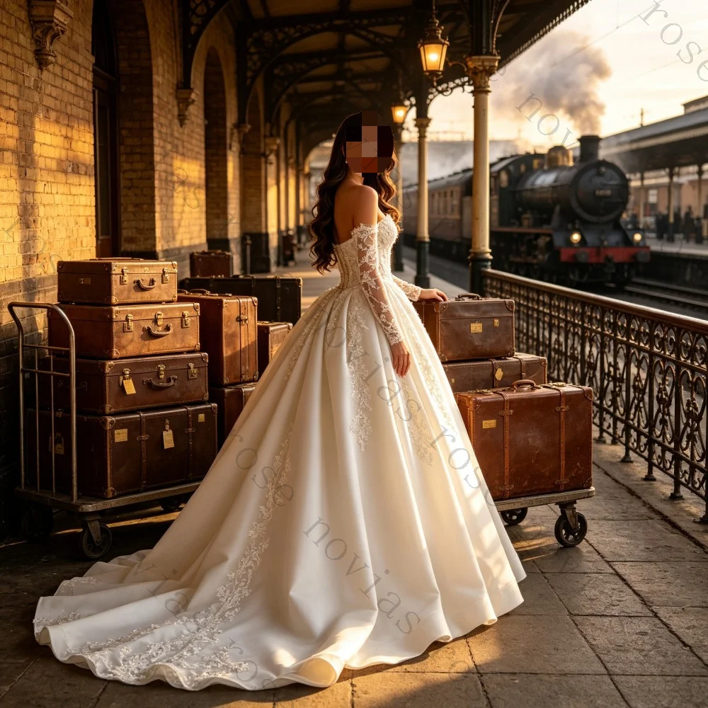 Customized 2026 Off Shoulder Lace Long Sleeved Wedding Dresses with Decals and Sweeping Patterns Elegant Princess Bridal Gown
