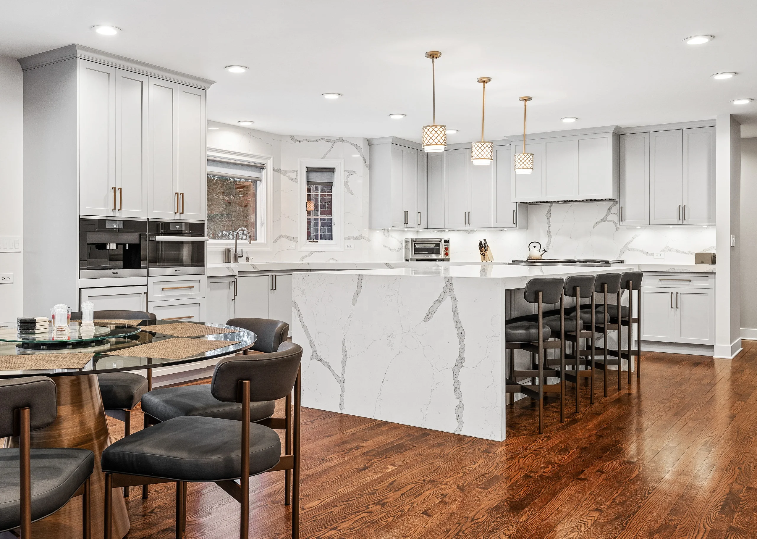 American Classic Kitchen Design White Shaker Kitchen Cabinets with Island