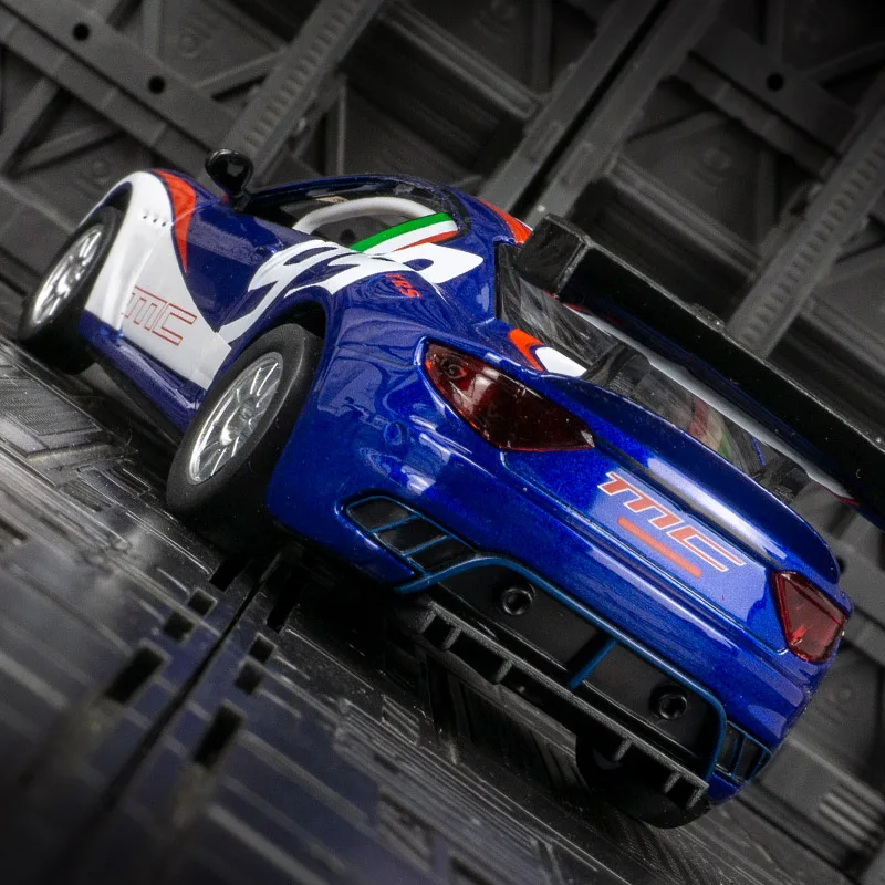 

CCA 1:32 Maserati MC GT4 Модель автомобиля из сплава, двери можно открыть детский игрушечный автомобиль с имитацией звука и функций освещения