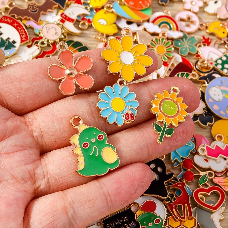 Tusember More Than 5000 Styles Random Mixed 100pcs Hearts Flowers Animals Charms Jewelry Making Earrings Necklace DIY Accessory