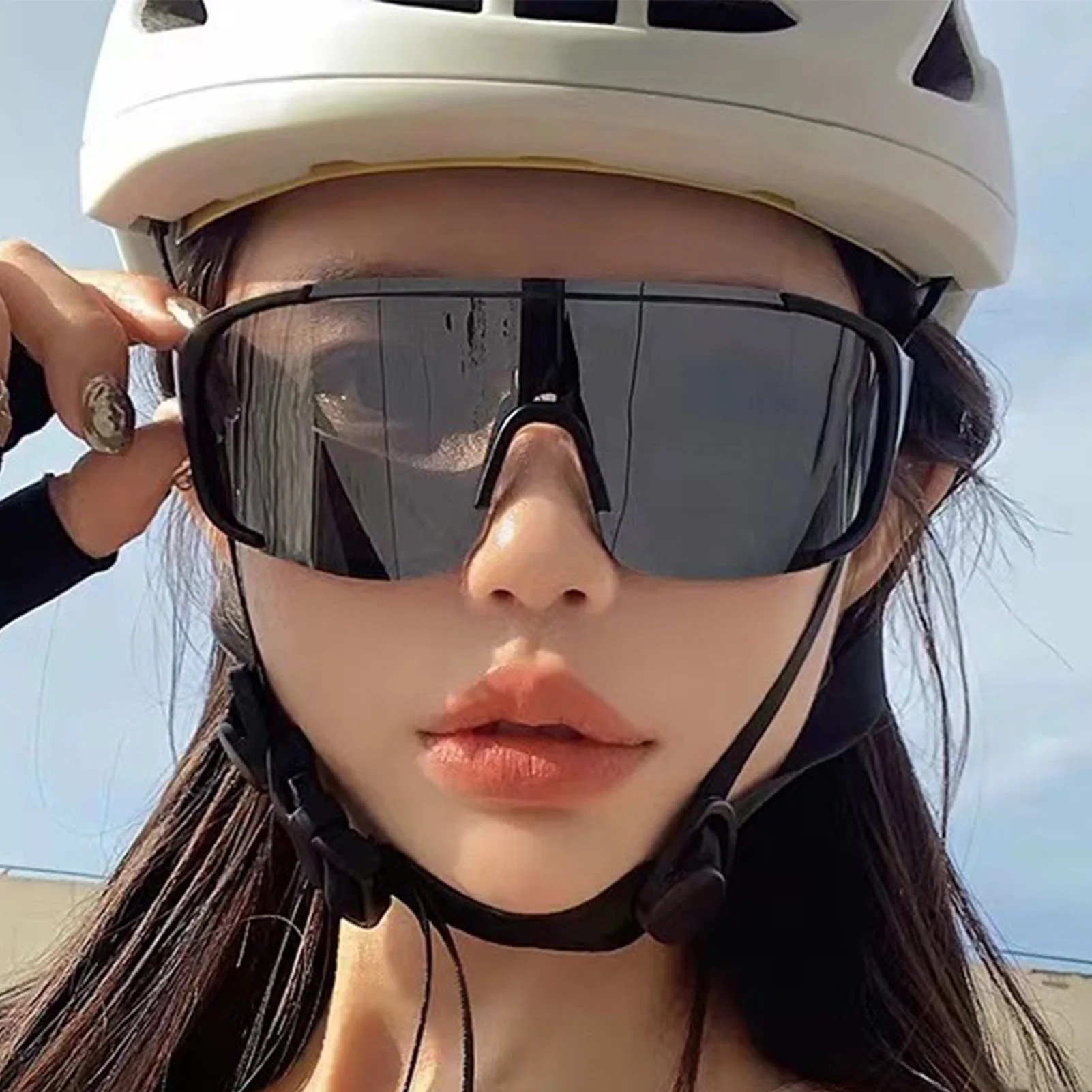 Stylish Cycling Glasses Anti-fog Goggles for Biking Windproof Sport Sunglasses Men Women Adult Youth Outdoor Activities Eyewear