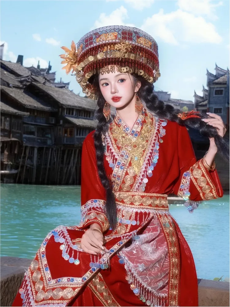 

Photography of female ethnic costumes performance and wedding the Huayao group