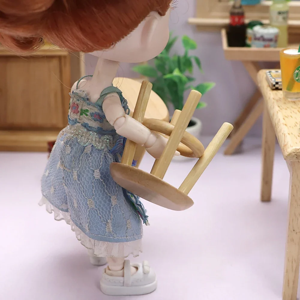 1/12 Accessori in miniatura per casa delle bambole Mini sgabello in legno Simulazione Mobili Sedia Modello giocattolo per la decorazione della casa delle bambole ob11