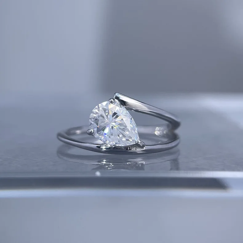 S925 Rhodium Plated Silver 1.25CT D Color Pear Cut Moissanite 6x8mm Geometric Irregular Engagement Ring for Women