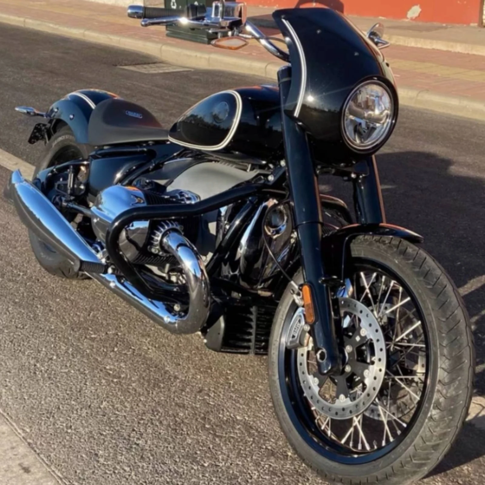 Rear Mudguard with Mounting Hardware Curved Motorcycle Mudguard with Brackets for Motorcyclists, Street Riding