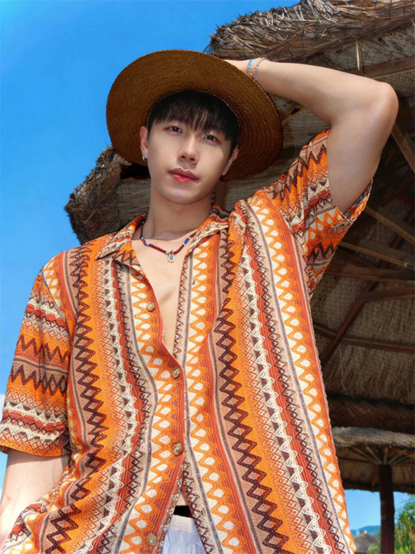 

Cuban Collar Knitted Hollow out ort Sve irt Men's Summer Thin Breathable Beachwear Casual Loose Fit Polyester Fiber