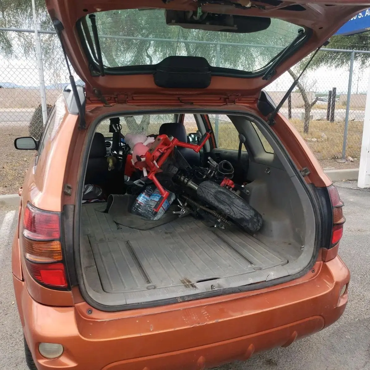 

Rear Tailgate Auto Struts With Spring For Pontiac Vibe 1st Gen 2002-2008 Hatchback Trunk Boot Lift Support Shock Absorber Damper