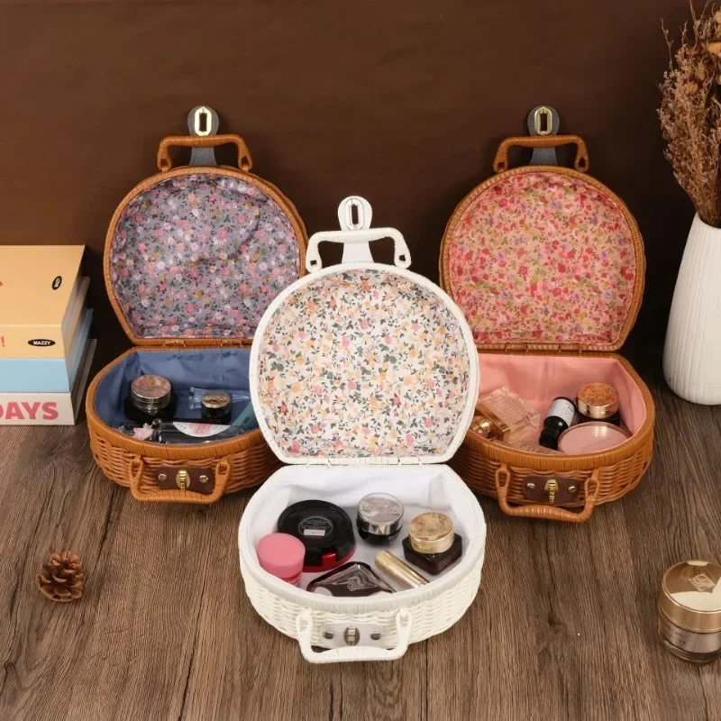 Wicker Suitcase HandmadePortable Dust-proof Round Picnic Basket Large Capacity Anti-impact Rattan Woven Luggage Box for Home