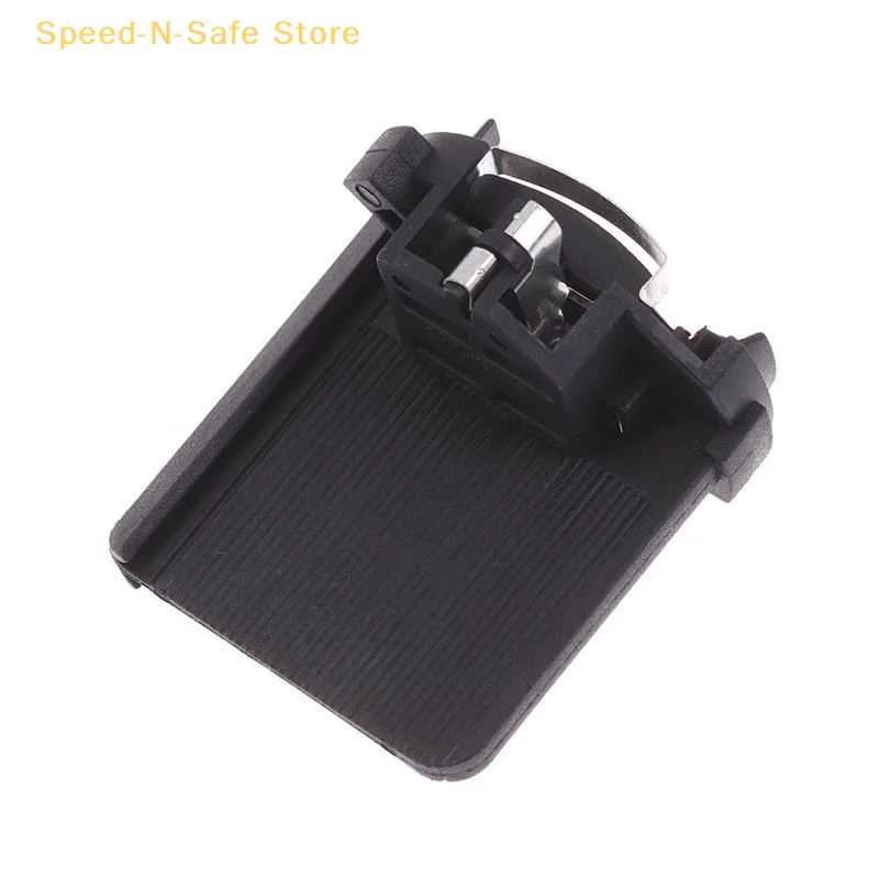 

H7 Halogen Bulb Holder For Low Beam Headlights – Compatible With Golf 6 (MK6), MK7, Sharan, Scirocco – Car Parts (5K0941109)