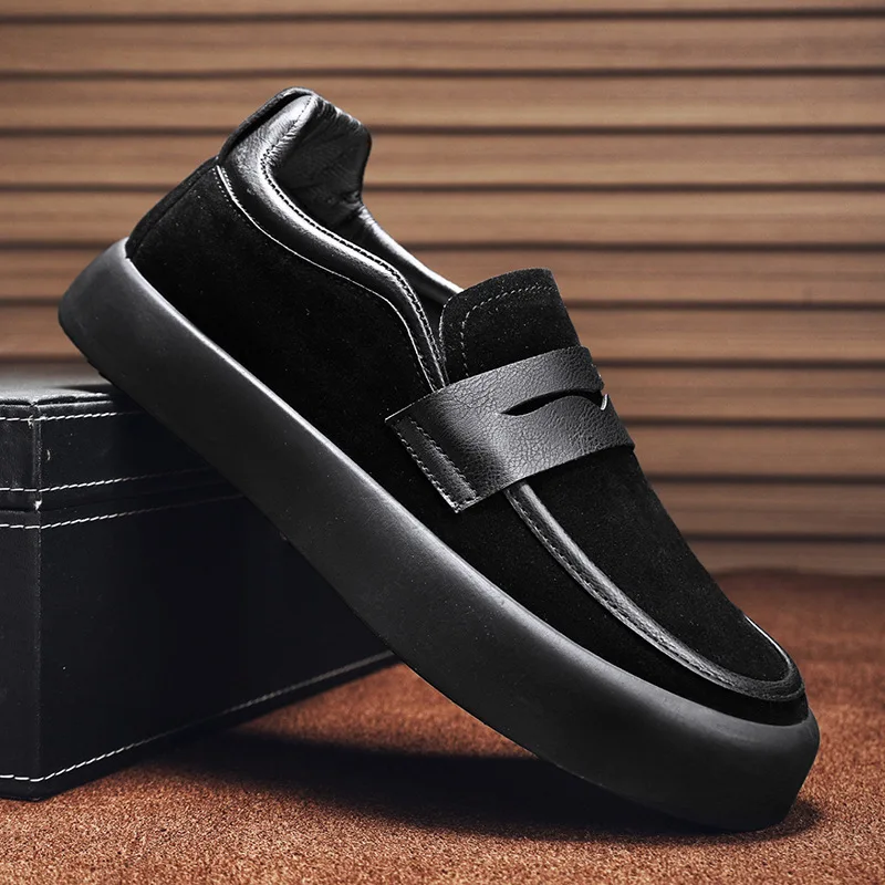 Mocasines informales de piel de vaca sintética para hombre, zapatos de suela suave, zapatillas de deporte de lujo para correr al aire libre, a la moda, nueva tendencia