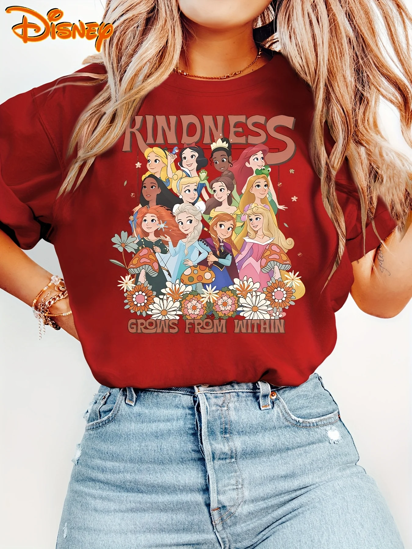 T-shirt a maniche corte con collo rotondo nero con volto sorridente unico e confortevole da donna stampata con motivo Disney 2025