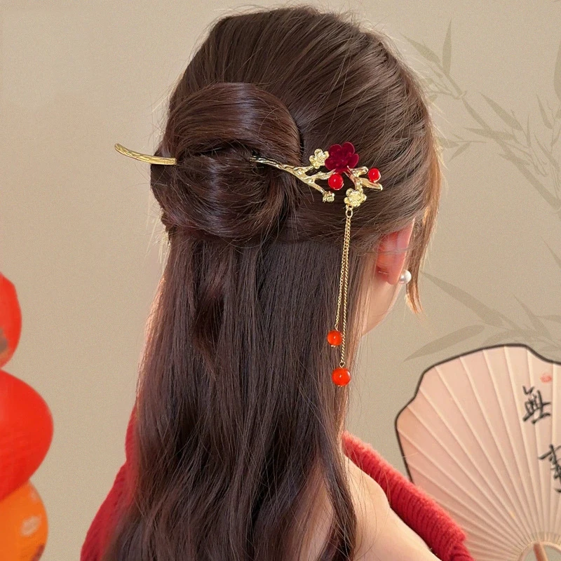 Tusuk Rambut Gaya Cina Retro Merah dengan Rumbai Hanfu, Bunga, dan Aksesoris Jepit Rambut Wanita dari Logam