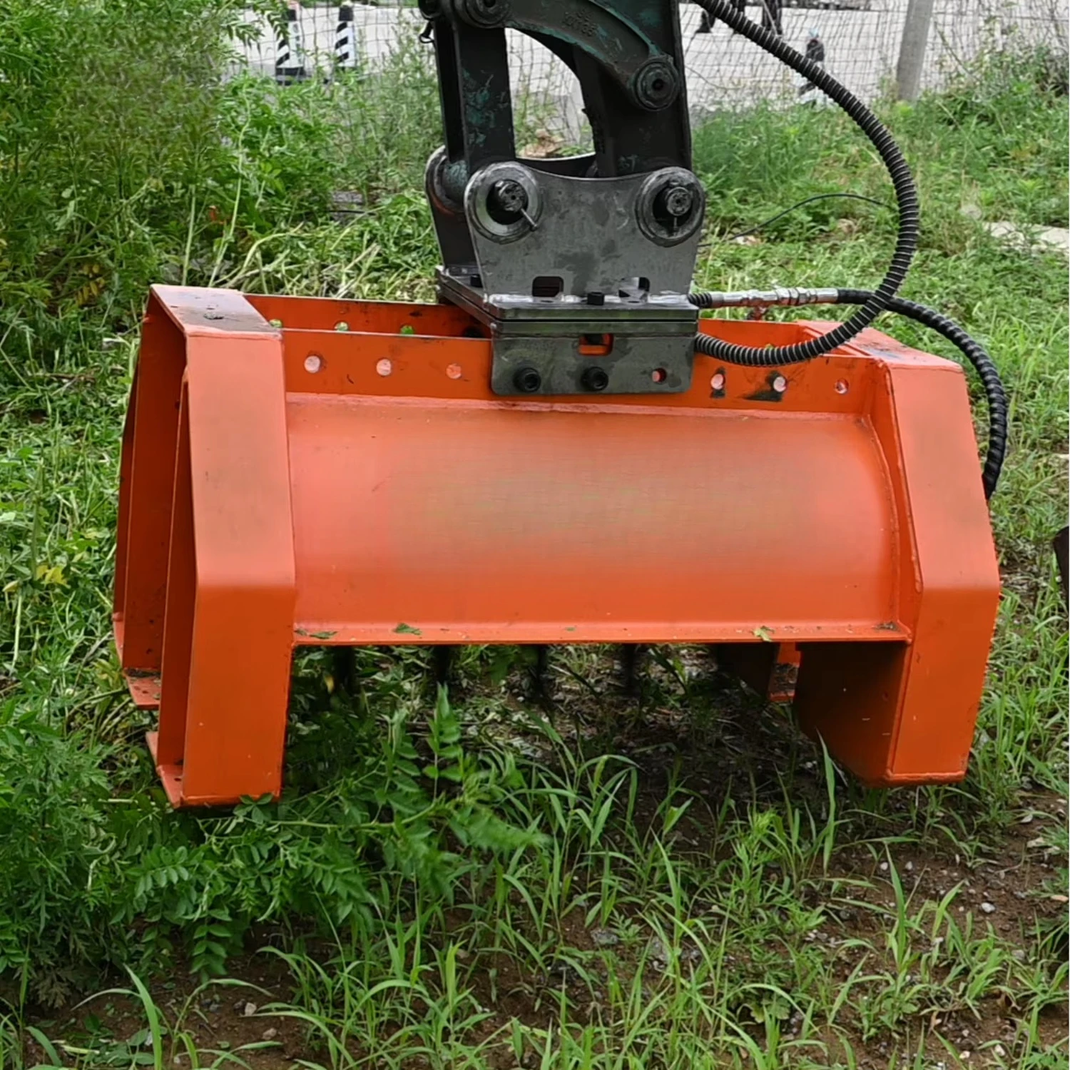 High Efficiency Forestry Mulcher, Grass Mulcher Mower for Difficult Terrain Steep Slopes  Fit ViO45 VIO85 Vio50 Excavator