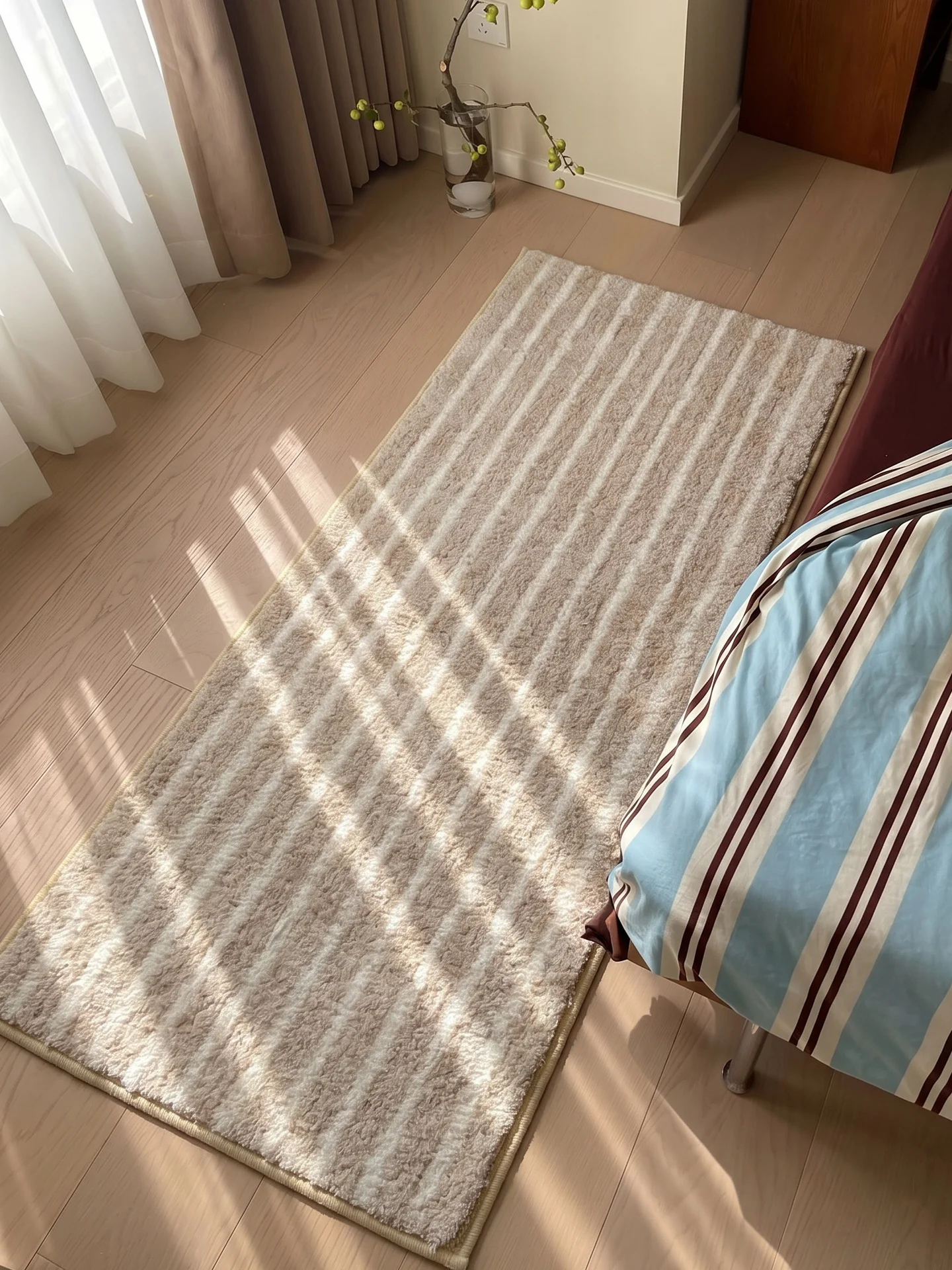 Thickened Stripe Carpet Non-Slip Living Room Bedroom Bathroom Home Use Machine Washable Area Rug Absorbent Dirt Resistant Doo...