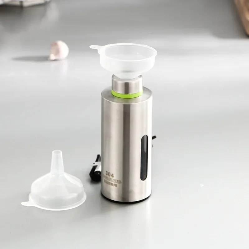 Kitchen 304 Stainless Steel Oil Bottle Adjustable Oil Control Condiment Sauce Vinegar Bottle Jar Large And Small Leakproof