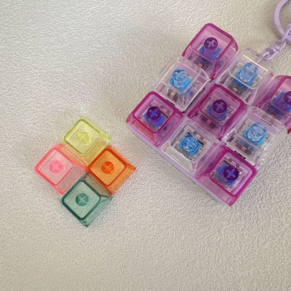 Relaxing 9 Keys Keyboard Keychain Transparent Key Button Finger Stress Relief Pass The Time Pinch