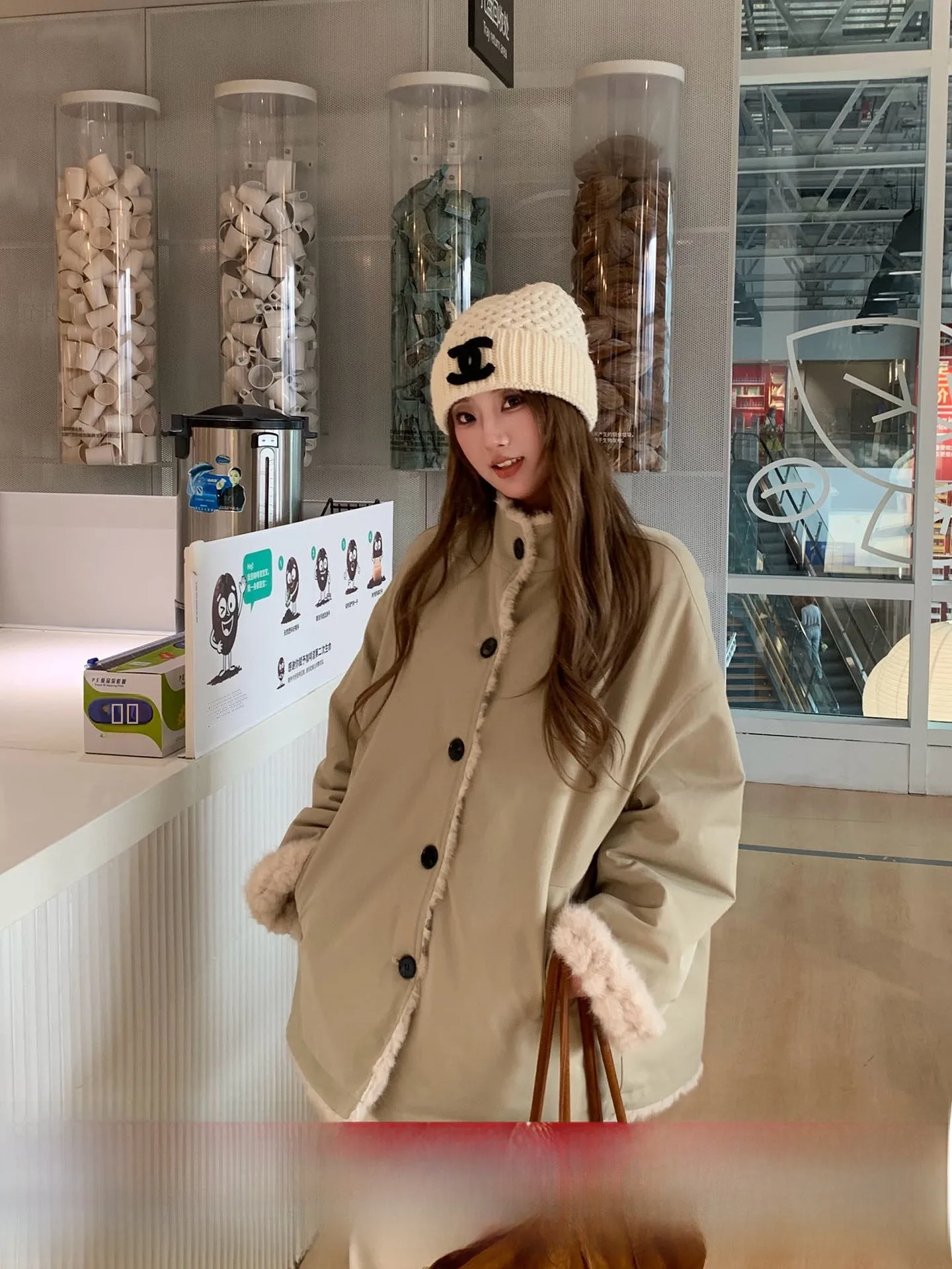 

Корейская двусторонняя куртка из меха и кожи для женщин, зимняя теплая, свободного кроя, стройнящая, из полиэстера