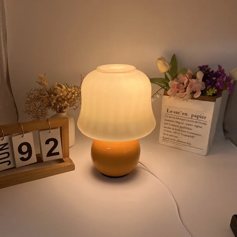 French Ornament Table Lamp Living Room Interior Beside Bedroom Ceramic Modern Minimalist Decorative Aesthetics Desktop Lighting