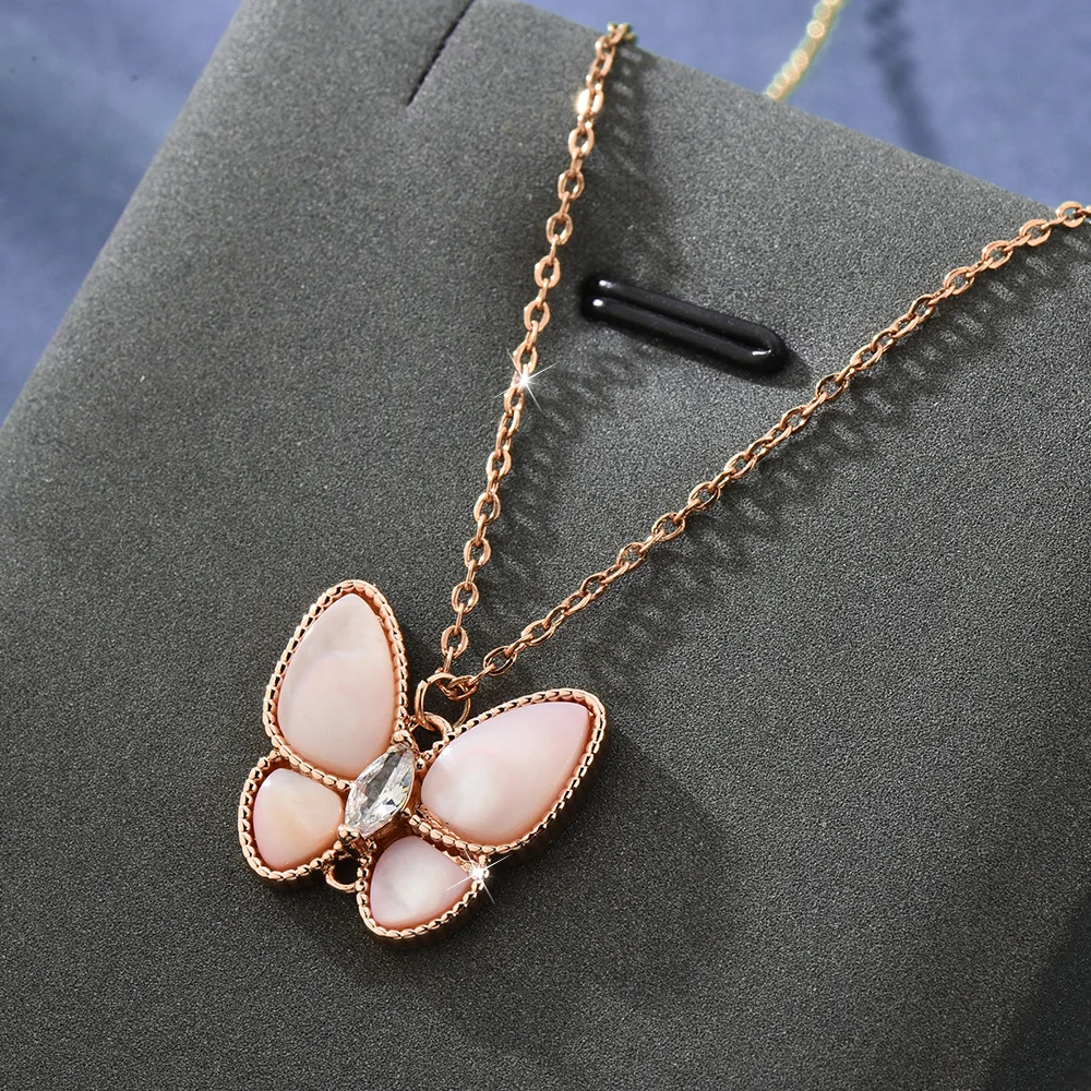 

Titanium steel butterfly necklace for women, fashionable and versatile. Classic and sweet, butterfly collarbone chain