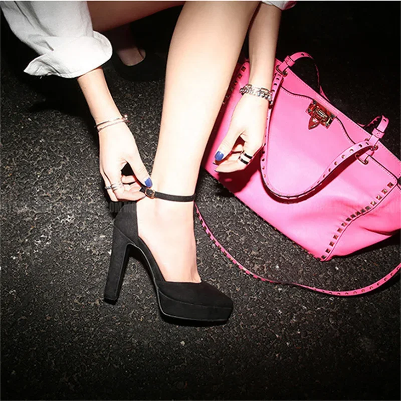 2023 Women 11cm High Heels 3cm Platform Black Khaki Sandals Lady Fetish Party Chunky Block Heel Suede Sandles Office Pumps Shoes