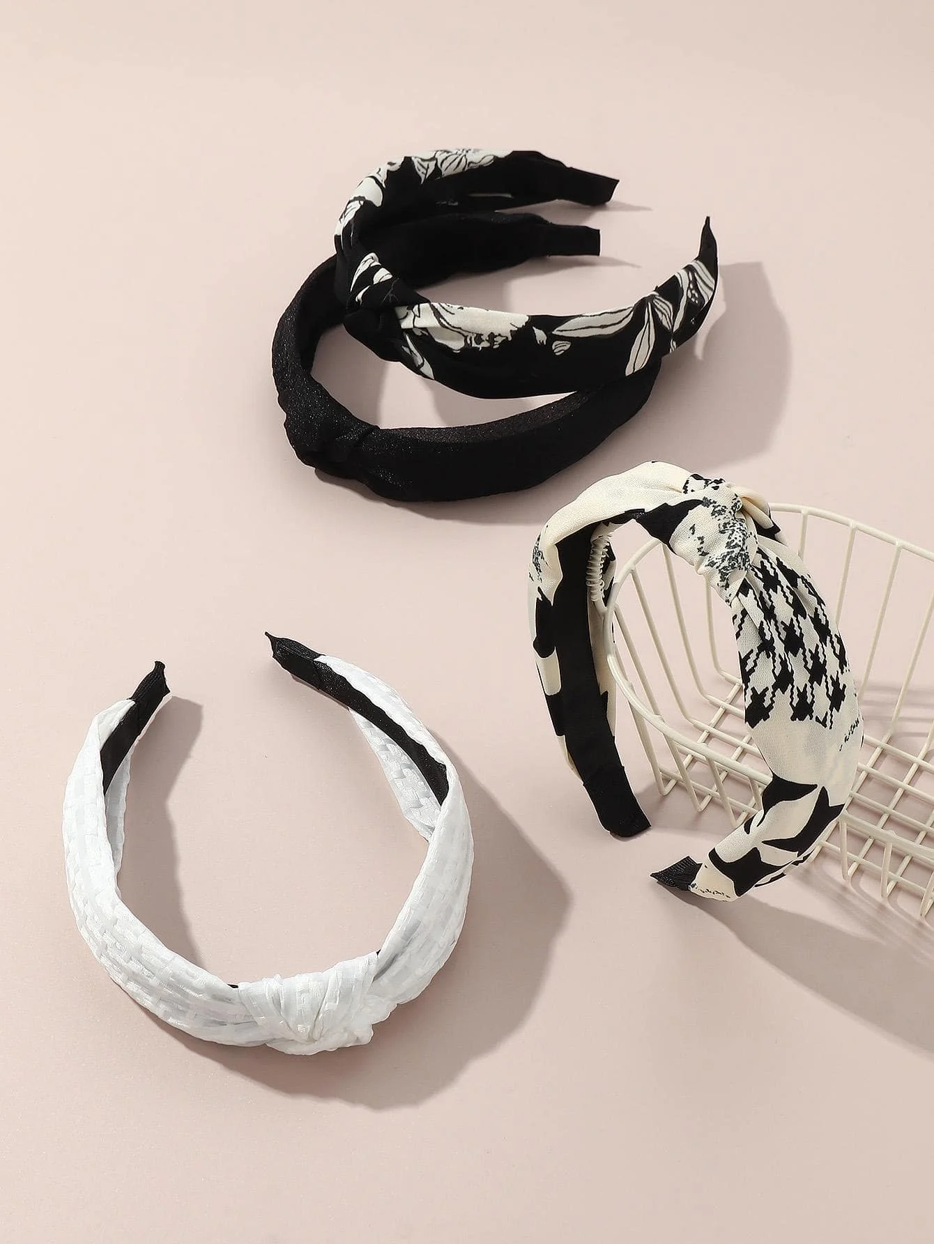 

4pcs Women Minimalist Black White Print Knotted Headbands For Daily Party Holiday