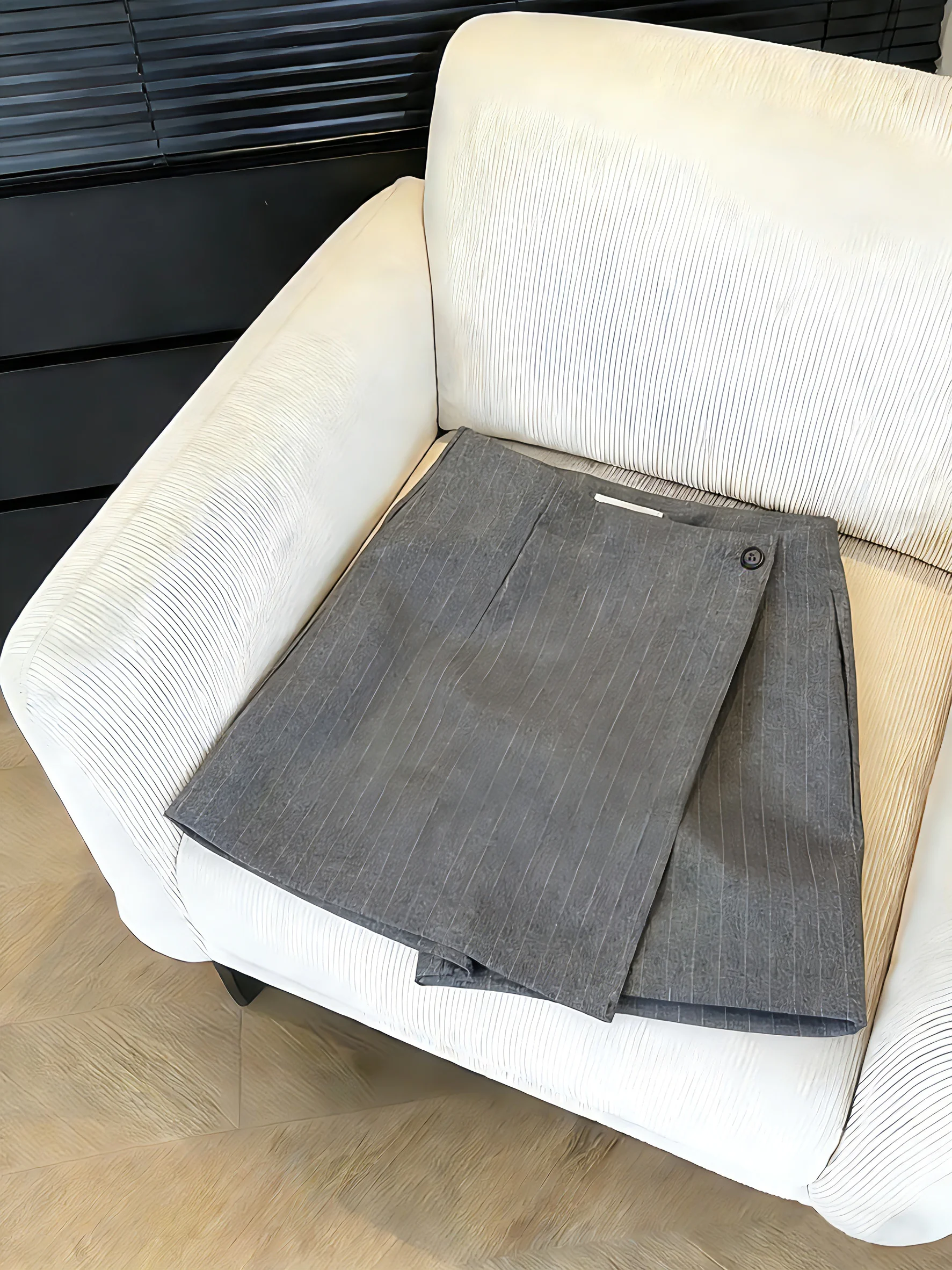 

Повседневный костюм с полосатым жакетом и асимметричной юбкой с высокой талией, комплект для женщин, весна-осень, модные шорты-юбка