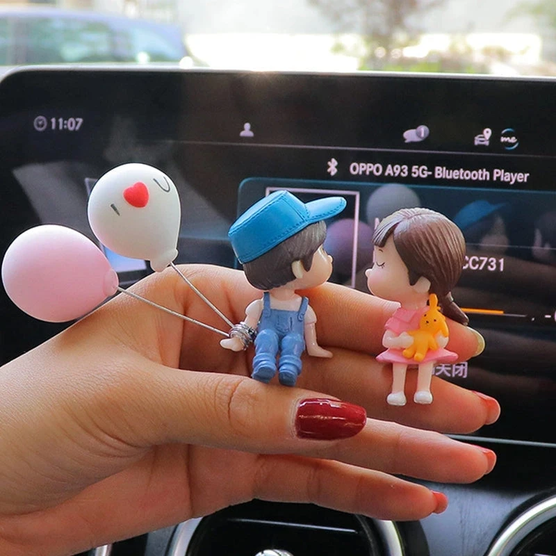 Cute Kiss Couple Doll Car Ornaments Cute Balloon Couples Car Decoration Accessories Cartoon Figure Kiss Lovers Car Accessories