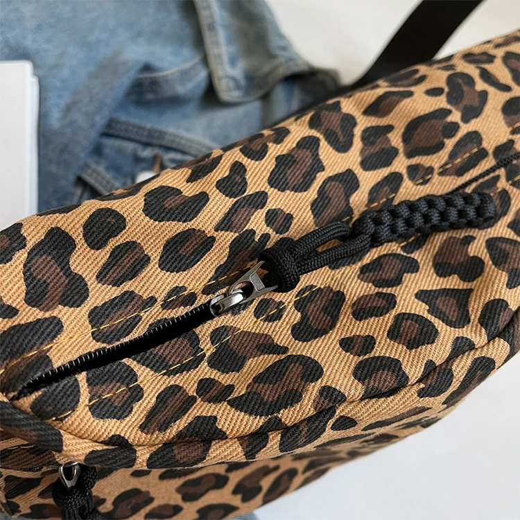 Damen-Gürteltasche, Vintage-Brusttasche mit verstellbaren Schultergurten, diagonale Umhängetasche, geeignet für Reisen und den täglichen Gebrauch. – Detail 7