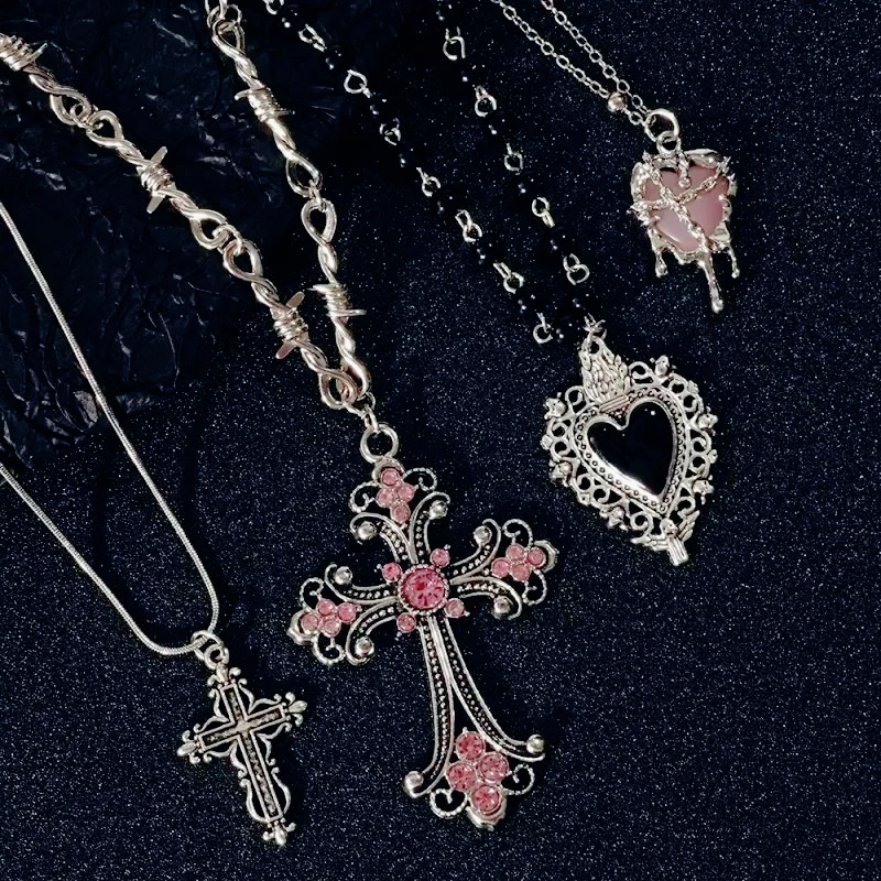 Y2K Sweet Cool Girl Personalized Creative Cross Love Pendant Necklace, Suitable for Daily Wearing