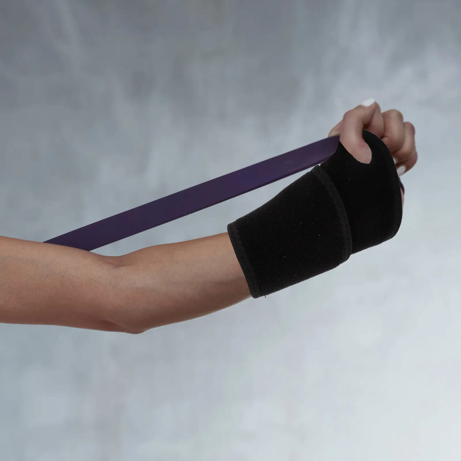 2 Pcs Sports Wrist Guard Brace for Gym Basketball Working Out Athletic Breathable Straps