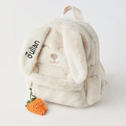 Mochila de pelúcia bege personalizada para mulheres, cenoura personalizada, fofa, coelho de orelha pendurado, bordado, saco de presente bonito infantil com nome