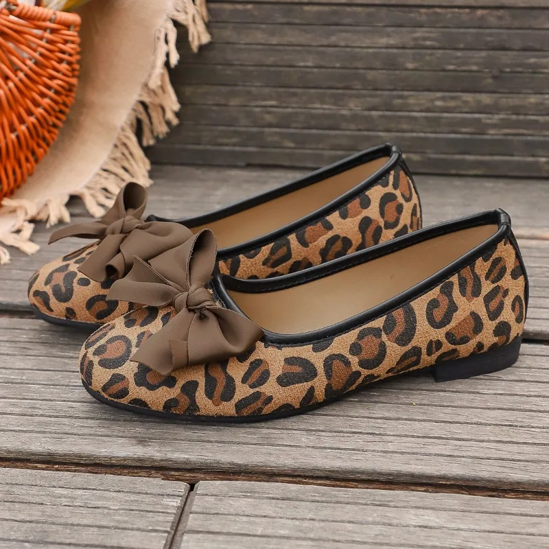 sapatos-de-trabalho-elegantes-com-estampa-de-leopardo-bico-fino-e-solado-plano-para-mulheres-sapatos-casuais-com-laco-de-borboleta