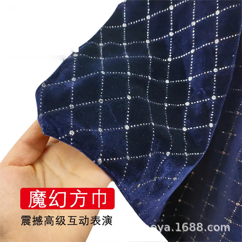 マジックスカーフマジックトリックステージは、キャンディーオブジェクトに消えるバニッシュマルギアのマジシャンのステージになります