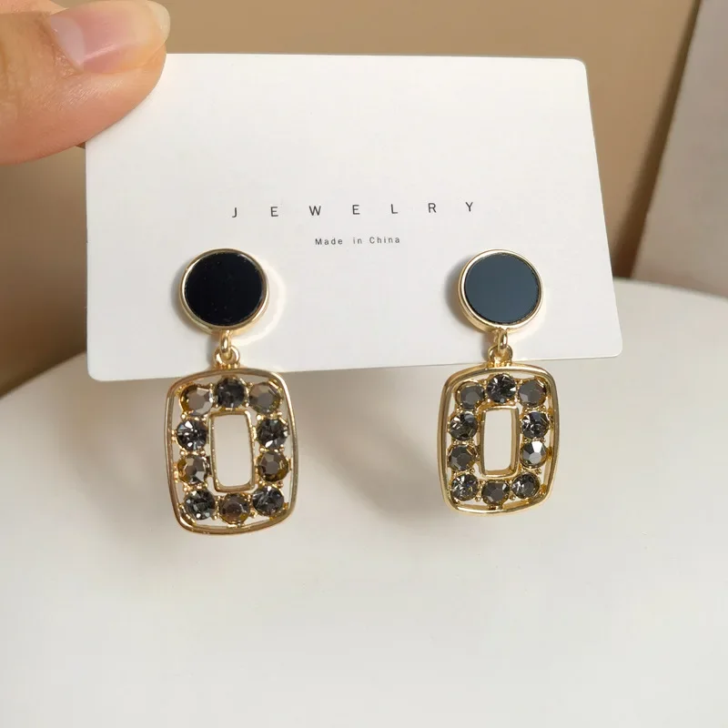 Temperament Statement Rhinestone Geometric Square Clip Earrings No Piercing Vintage Hollow Out Black Clip on Earrings for Women