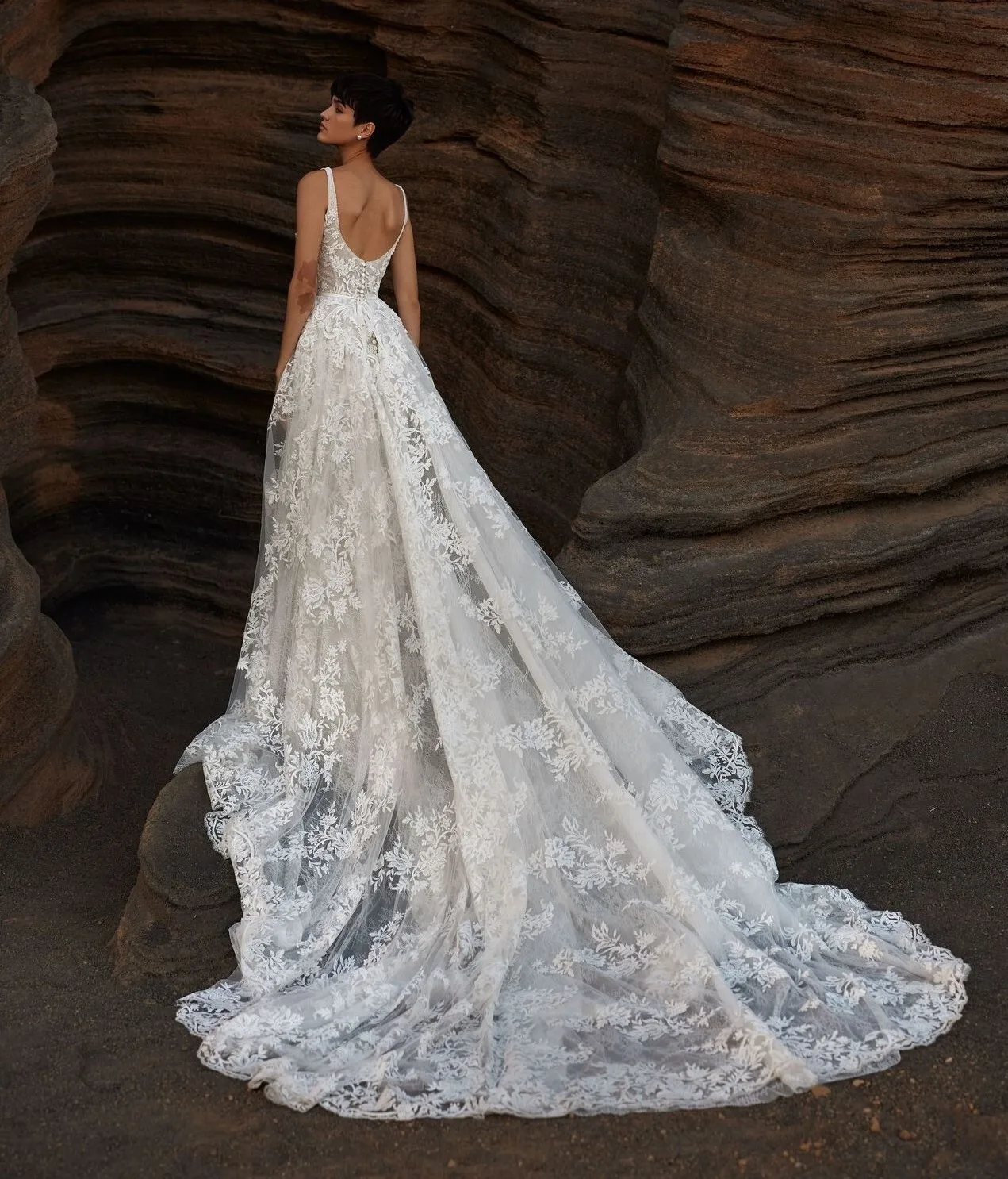 فساتين زفاف رشيقة مزينة باللؤلؤ زي العرائس التنانير السباغيتي الأشرطة عارية الذراعين حورية البحر مخصصة Vestidos De Novia