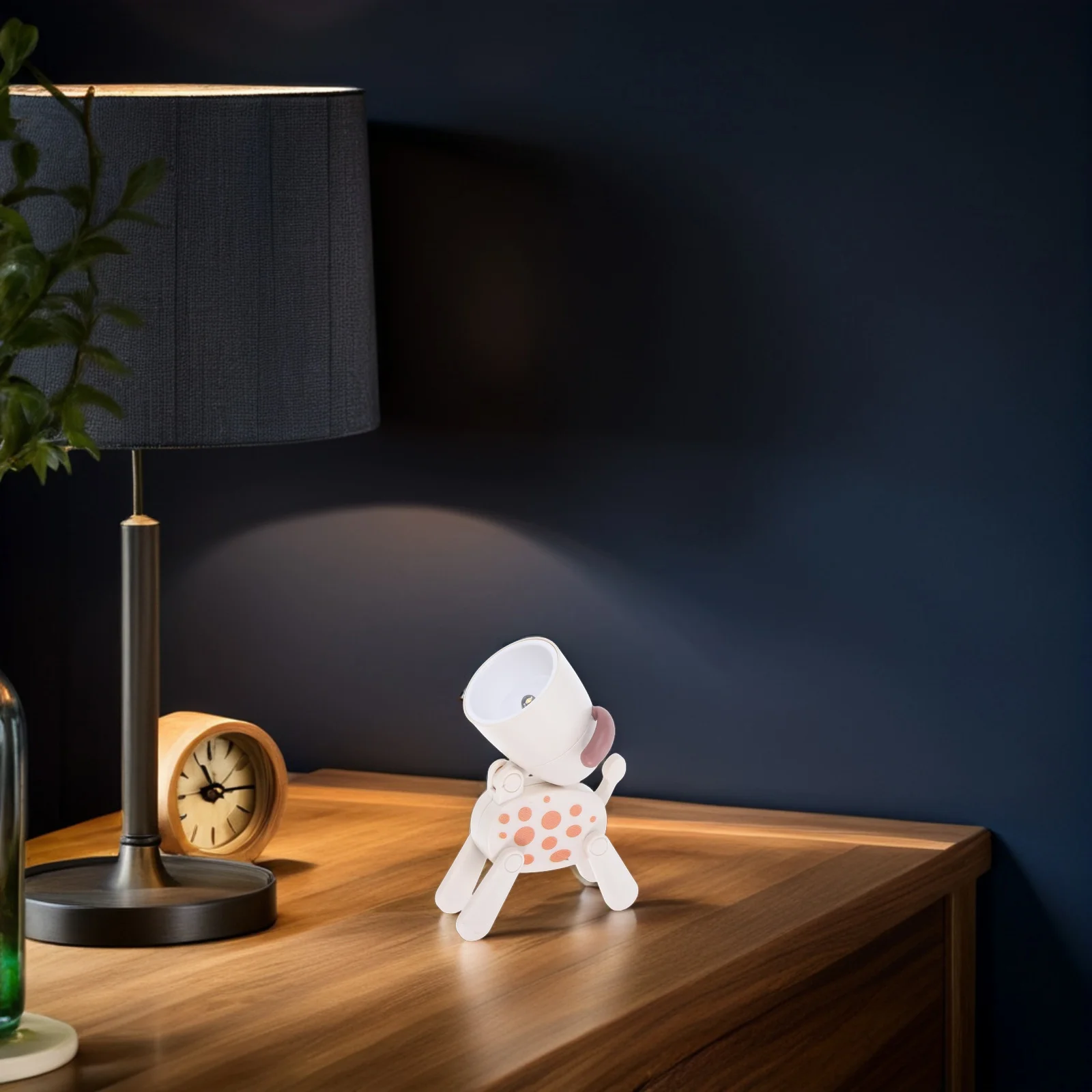 ไฟ LED กลางคืนขนาดเล็กรูปสุนัขน่ารักดีไซน์พับได้ปรับหัวได้สำหรับห้องนอนเด็กห้องนอนโต๊ะสีเบจ