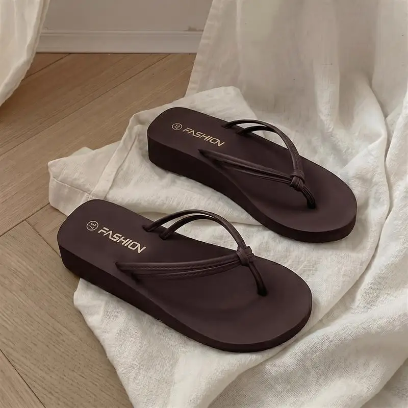 Leichte EVA-Keilabsatz-Flip-Flops für Damen – Sommer 2026 – Lässige Strandpantoletten mit dicker Sohle – Damen-Plateau-Zehenstegsandalen – Detail 8
