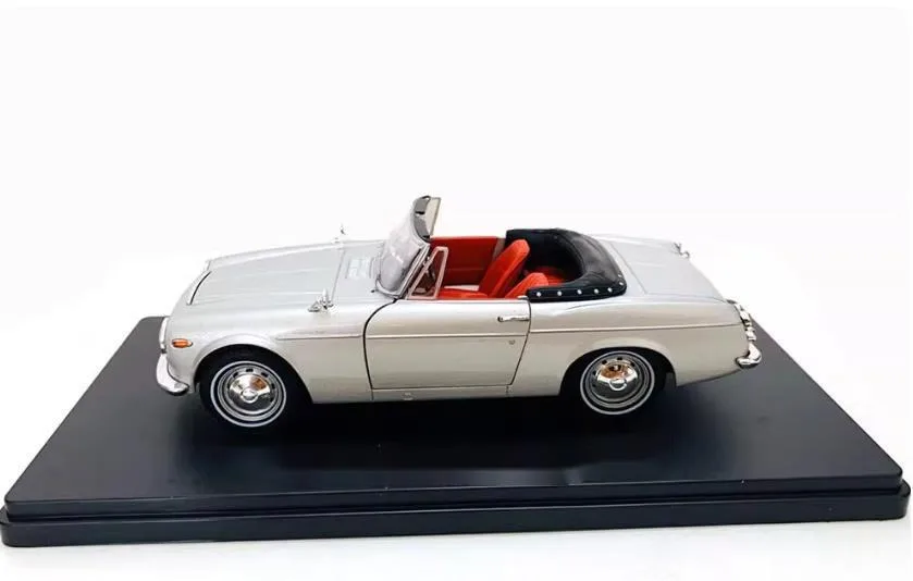 1/43 وصول جديد سعر خاص دييكاست المعادن خمر الكلاسيكية داتسون للتحويل سيارة رياضية نموذج الأثاث عرض مجموعة