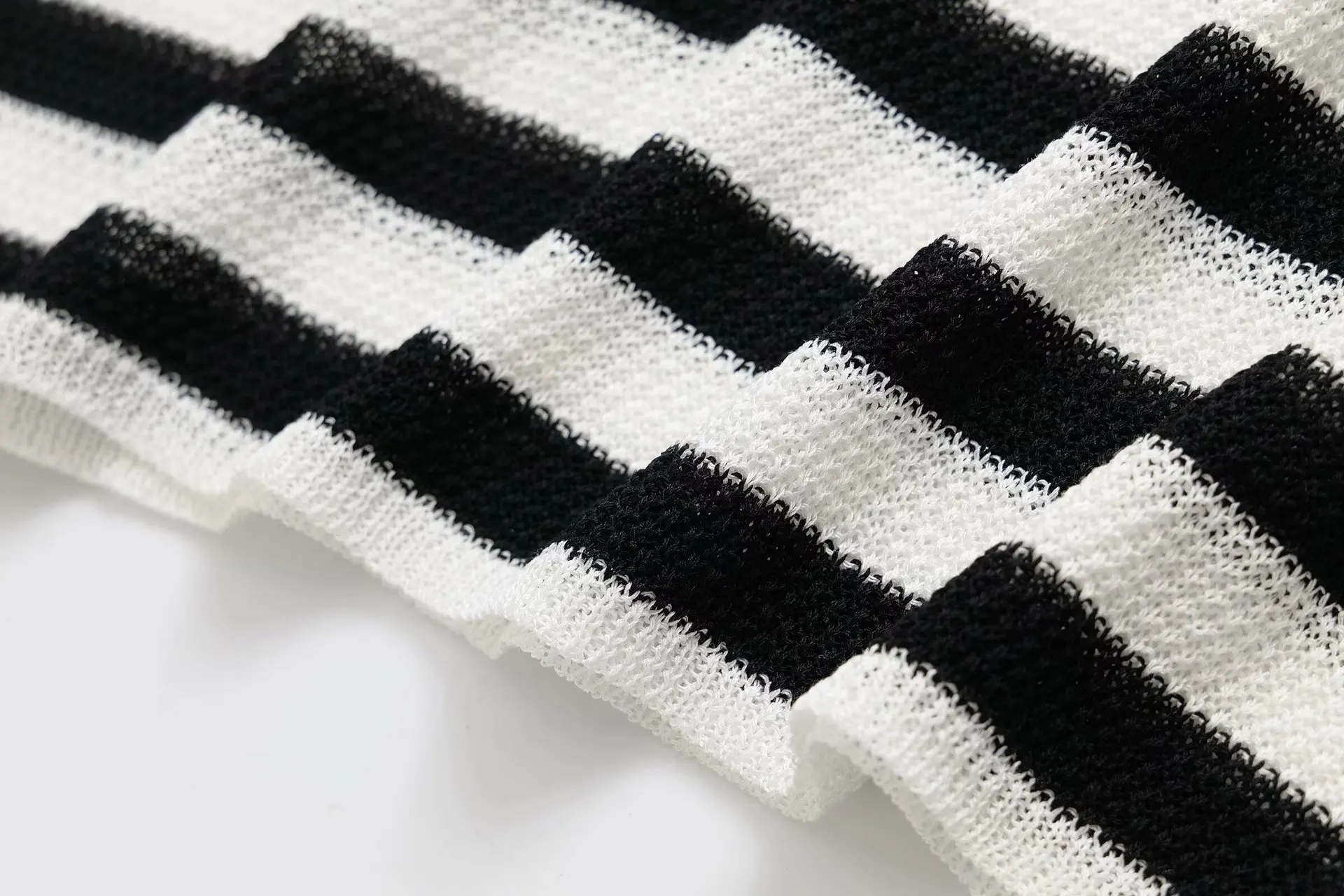 2025 summer new women's casual style striped light knitted short-sleeved Polo shirt