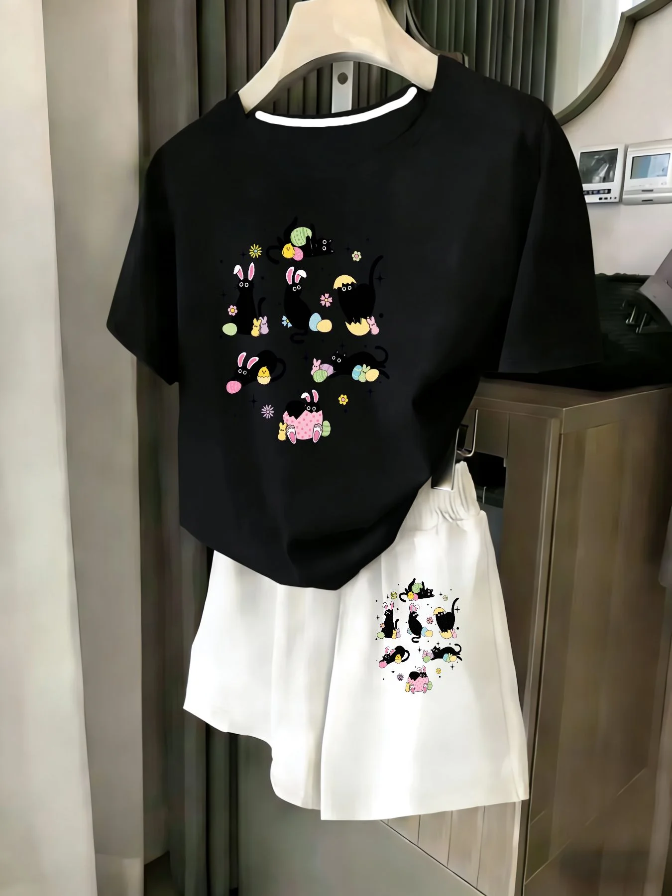 

Ladies 2-Piece Set Summer Beach Vacation Casual round Neck Short Sleeve Random Print T-Shirt Elastic Waist Shorts Suit Comfortab