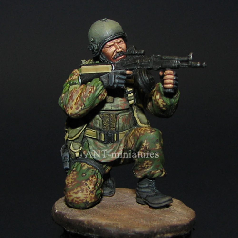 

1/35 Resin figure military model kit, military theme, World War II soldier, unassembled and unpainted GK